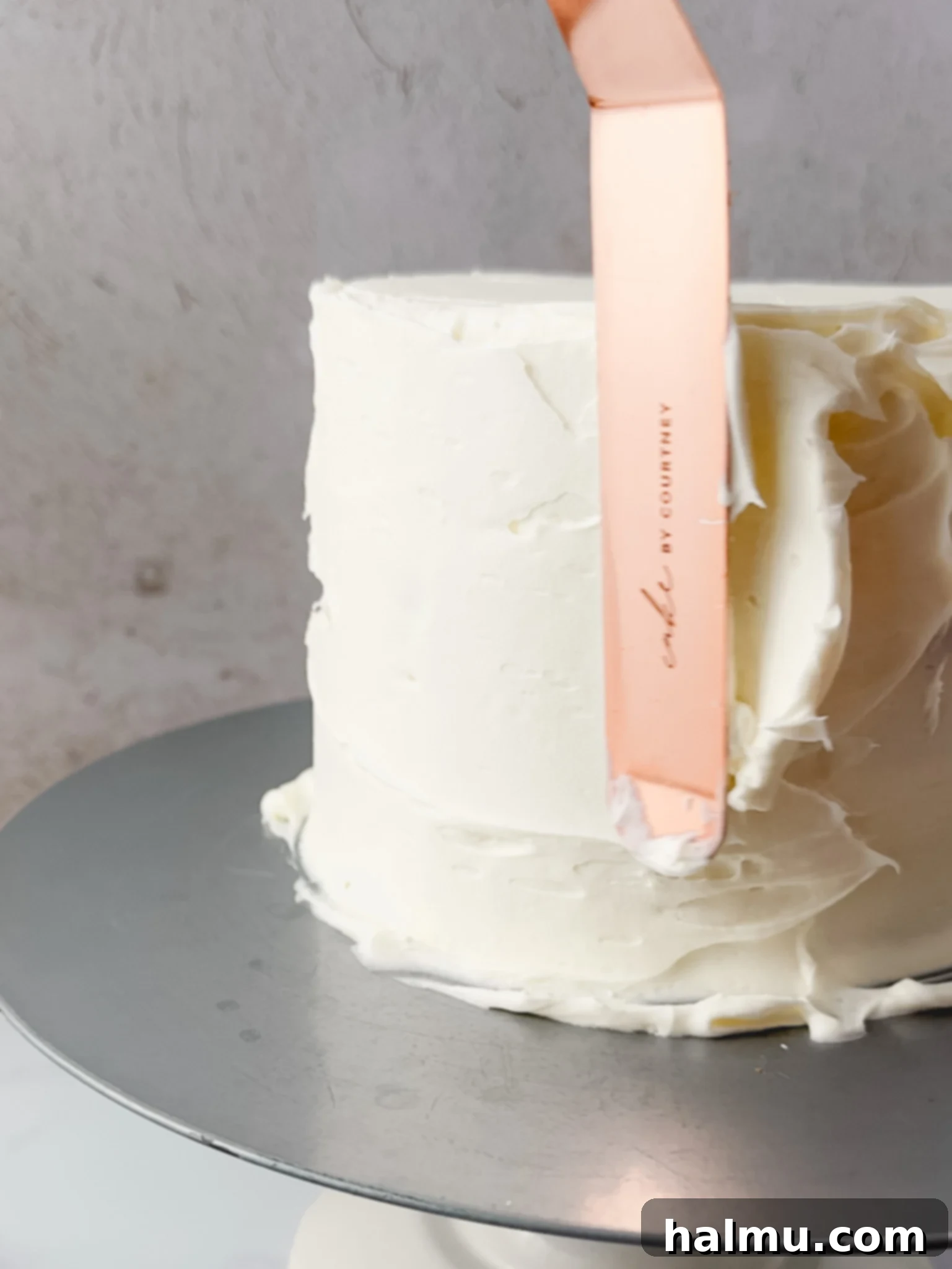 Airy Dream Frosting 6 A bowl of freshly made Chantilly frosting