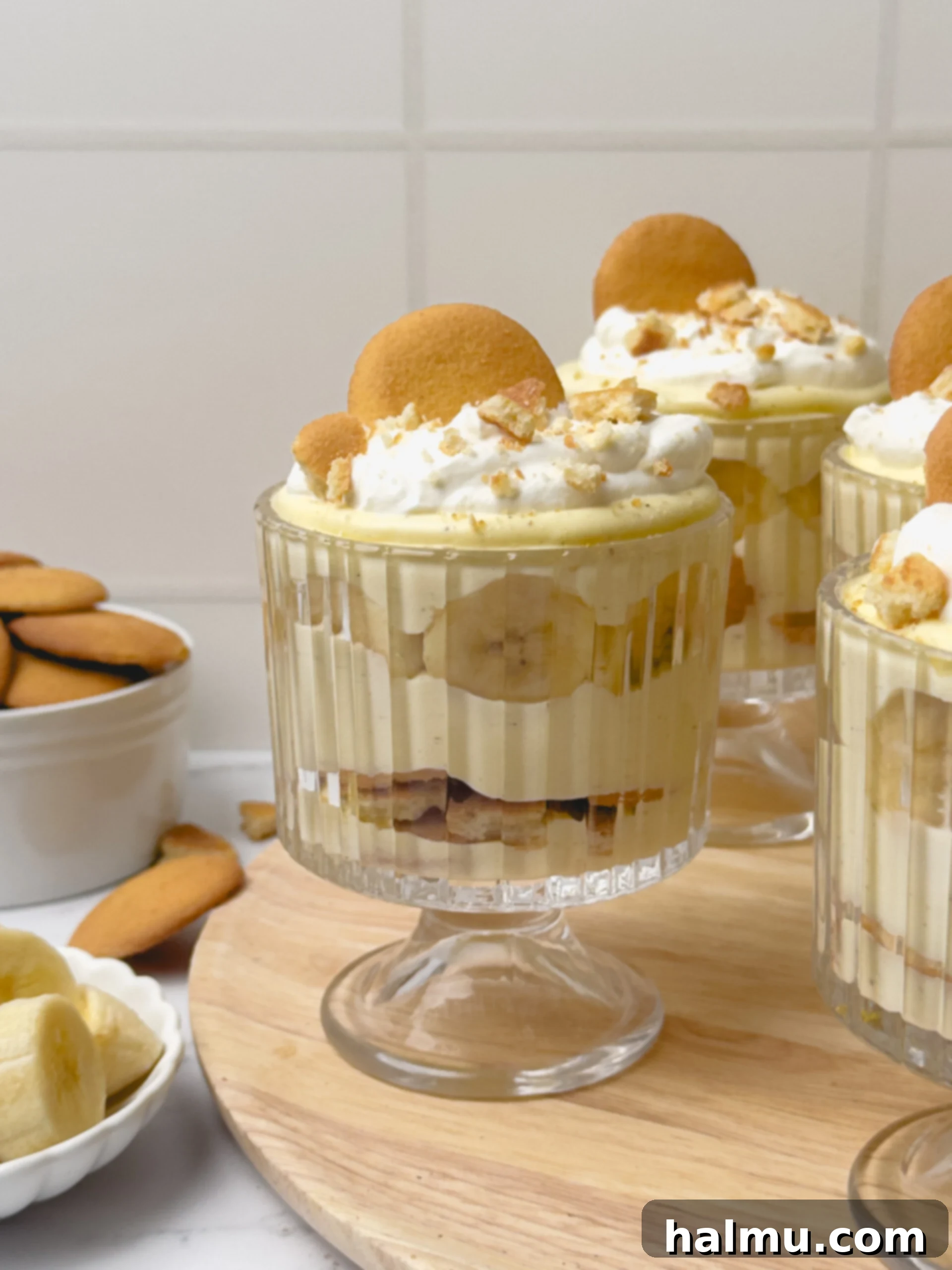 Individual Banana Pudding Cups in clear glass jars